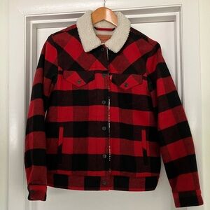 Levi’s Buffalo Plaid flannel and faux sherpa trucker jacket, size Medium